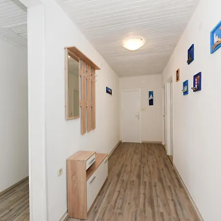 Apartman With A Parking Space - 13534